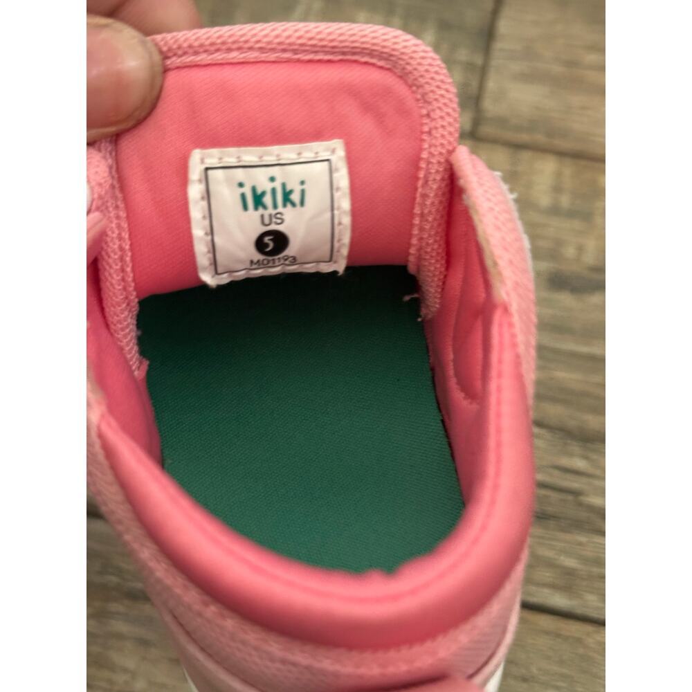 ikiki Girl's Pink Mo Willems' Piggie Squeaky Toddler Shoes Size 5 - Picture 7 of 8